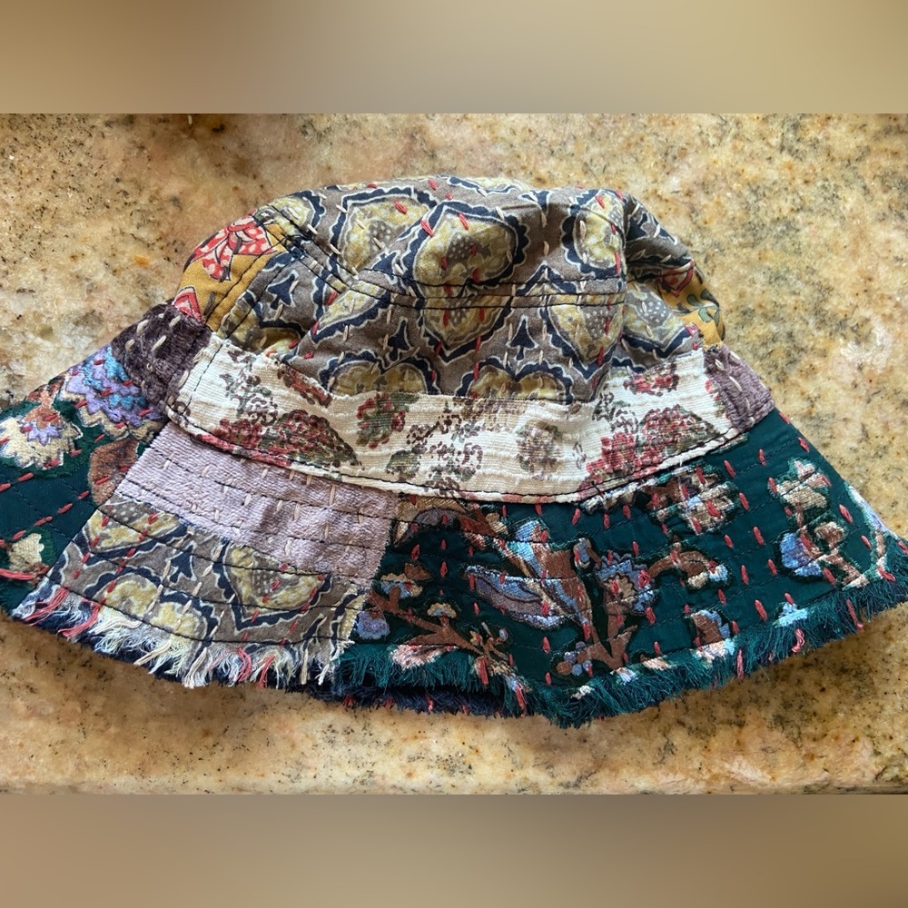 CLEO + WOLF WOMEN'S PATCHWORK BUCKET HAT - Picture 4 of 6